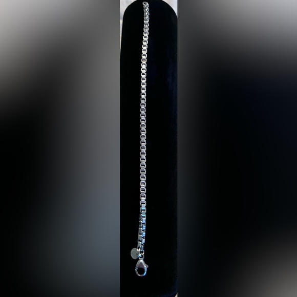 TIFFANY & CO. LARGE 8 INCH VENETIAN LINK STERLING SILVER BRACELET - Picture 6 of 7